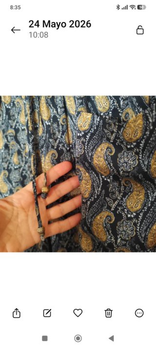 Pantalones estampados paisley negro y dorado