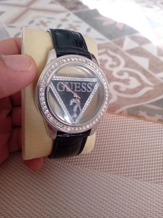 Orologio Guess con cinturino nero e dettagli silve
