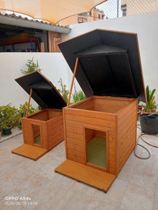 Caseta de madera para perro