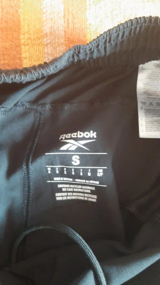 Completo Reebok T-shirt M e Pantaloncini S