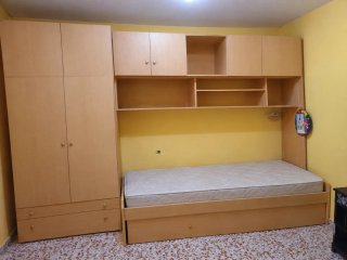 Armario, Estantería y Cama de Madera doble