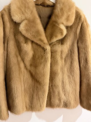 Chaquetón de pelo color camel