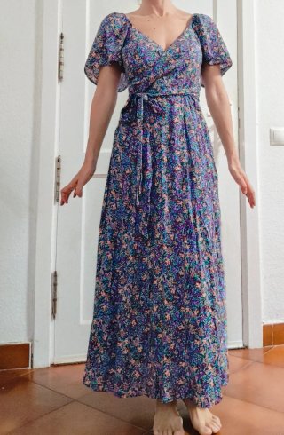 Vestido largo floral con abertura