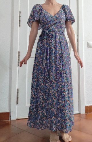 Vestido largo floral con abertura