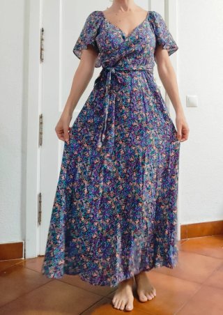 Vestido largo floral con abertura