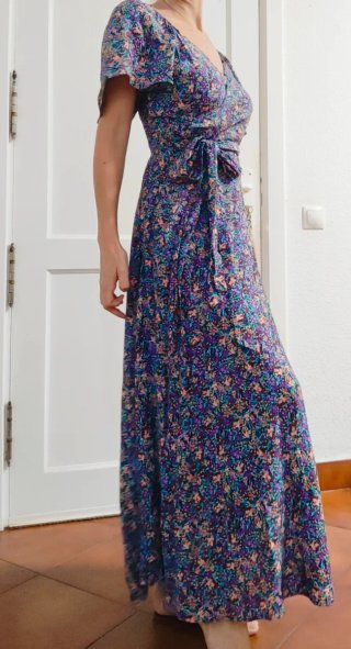 Vestido largo floral con abertura