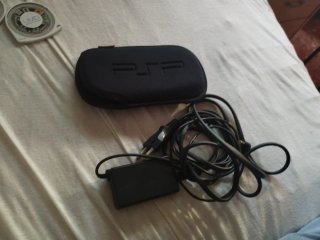 PSP Negra + 2 Juegos + Tarjeta 64GB