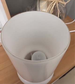 Lámpara de mesa en cristal blanco roto