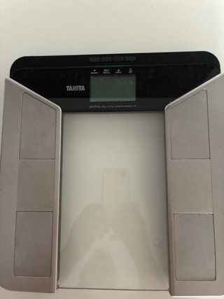 Báscula Tanita UM-075