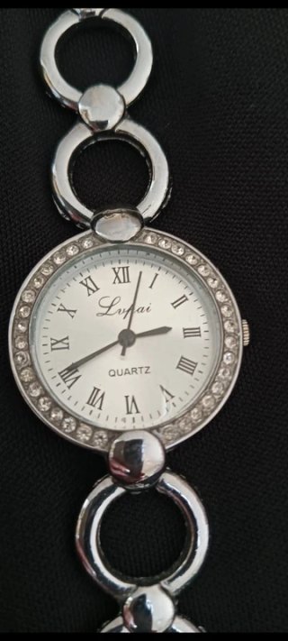 Orologio da polso in acciaio inox con zirconi