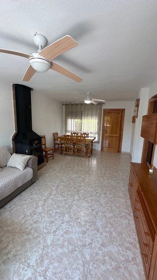 Chalet de adosado de dos en perfectas condiciones