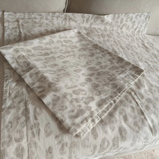 Almohadones de algodón beige y gris
