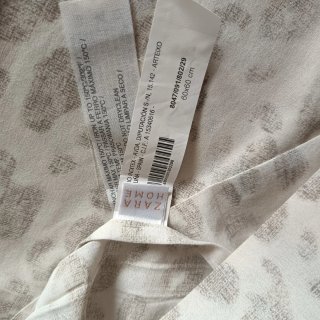 Almohadones de algodón beige y gris