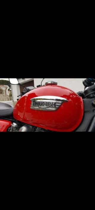 Triumph Thruxton 900 Café Racer Roja