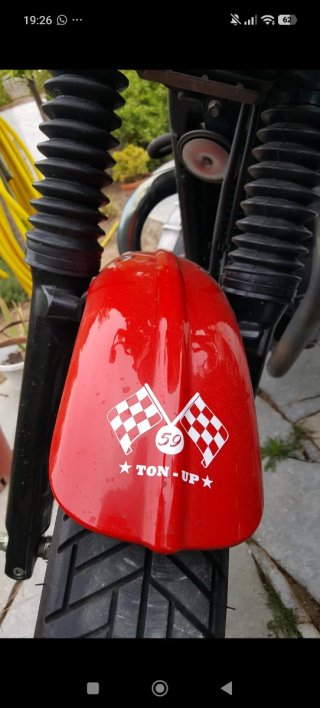 Triumph Thruxton 900 Café Racer Roja