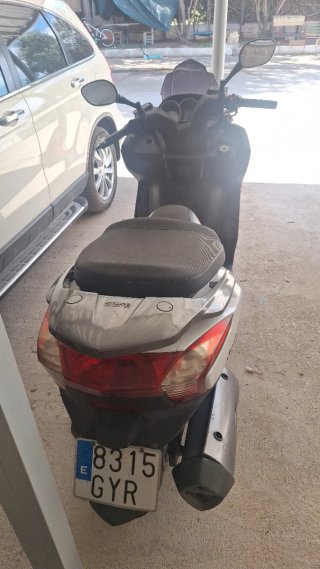 Kymco Superdink 300i Maxi Scooter Blanca