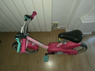 Bicicleta infantil rosa sin ruedines