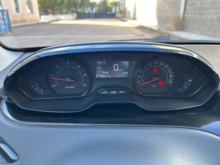 Peugeot 208 XAD - rosa fucsia – 270.651 km