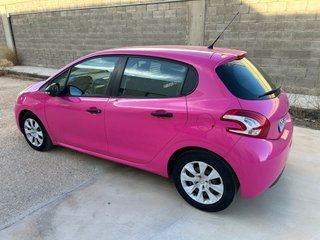 Peugeot 208 XAD - rosa fucsia – 270.651 km