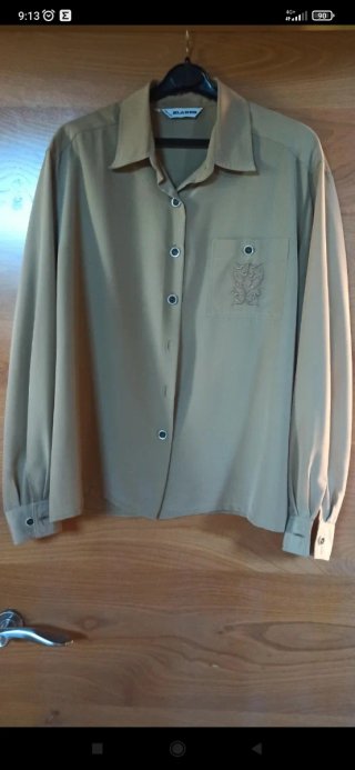 Blusa BLAKERS manga larga beige