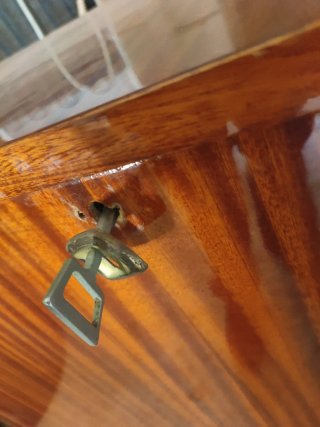 Mueble baúl vintage con llave y cajón