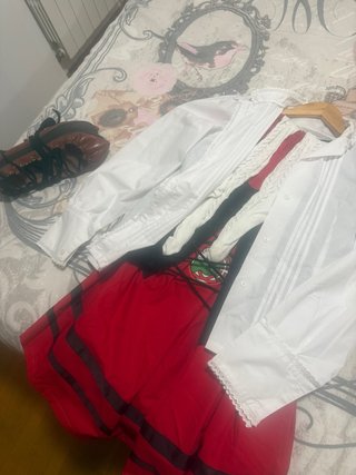 Traje tradicional vasco mujer con albarcas talla40