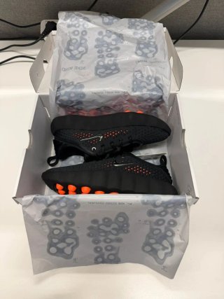 Nike Mind 002 Black Hyper Crimson Talla 36