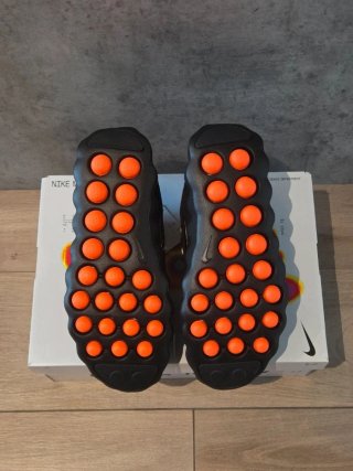 Nike Mind 002 Black Hyper Crimson Talla 40