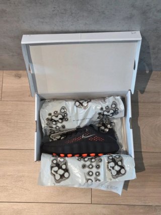 Nike Mind 002 Black Hyper Crimson Talla 40