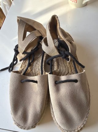 Alpargatas beige con cordones