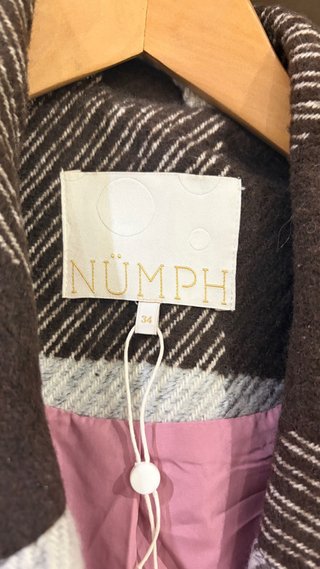 Abrigo Numph marrón y blanco (equivale a una 38)