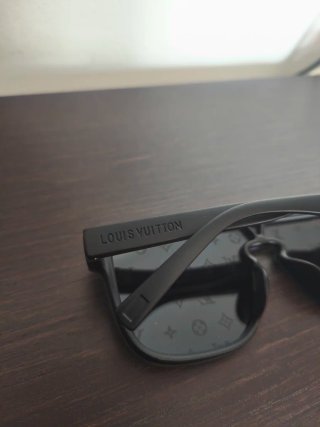 Occhiali da sole Louis Vuitton Monogram LV Unisex