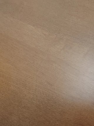 Mesa de comedor de madera