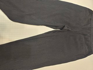 Pantalón oversize plisado negro