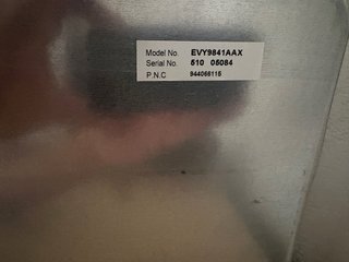 Horno Vapor Electrolux