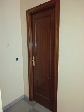Puerta de madera interior