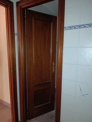 Puerta de madera interior