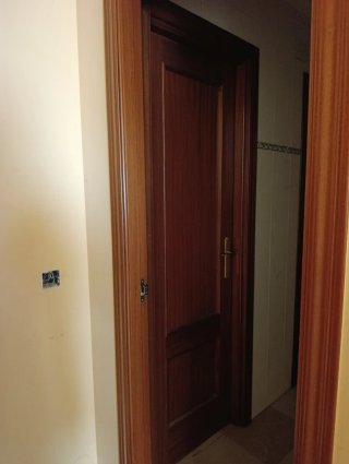 Puerta de madera interior