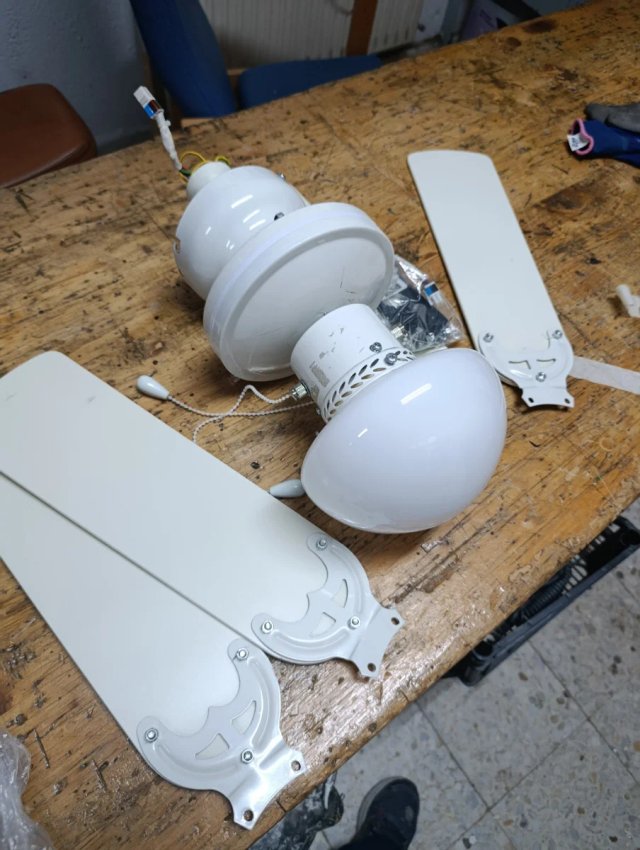 Ventilador de techo vintage blanco