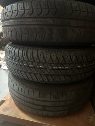4 Ruedas 165/70R14 C3 Y la de repuesto nueva