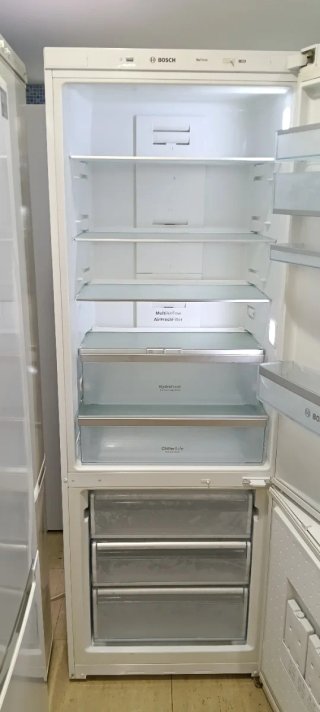 NEVERA COMBI BOSCH NO FROST ENERGÍA A+ 200X70 cm