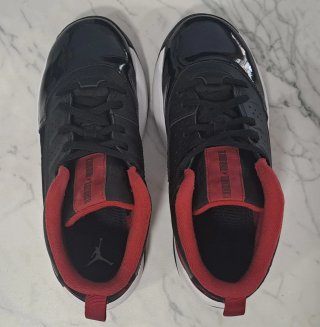 Zapatillas Baloncesto Air Jordan Negras Rojas