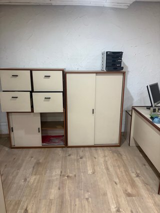 Mobili da ufficio in legno e metallo
