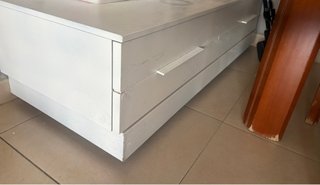 Mueble de salón blanco