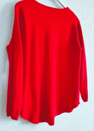 Jersey rojo con perlas