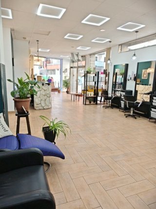 Traspasos de peluquería salón de uñas