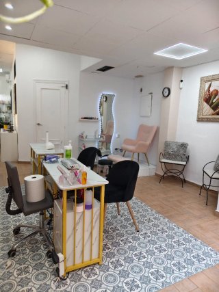 Traspasos de peluquería salón de uñas