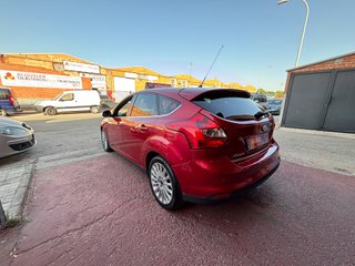 Ford Focus 2012 176000km pegatina B