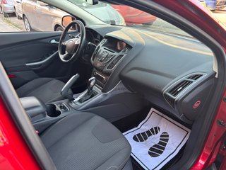 Ford Focus 2012 176000km pegatina B