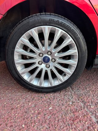 Ford Focus 2012 176000km pegatina B